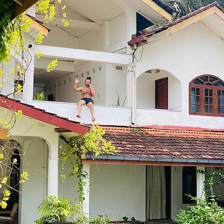 Sunny'S Garden Hotel Ambalangoda  Exterior foto