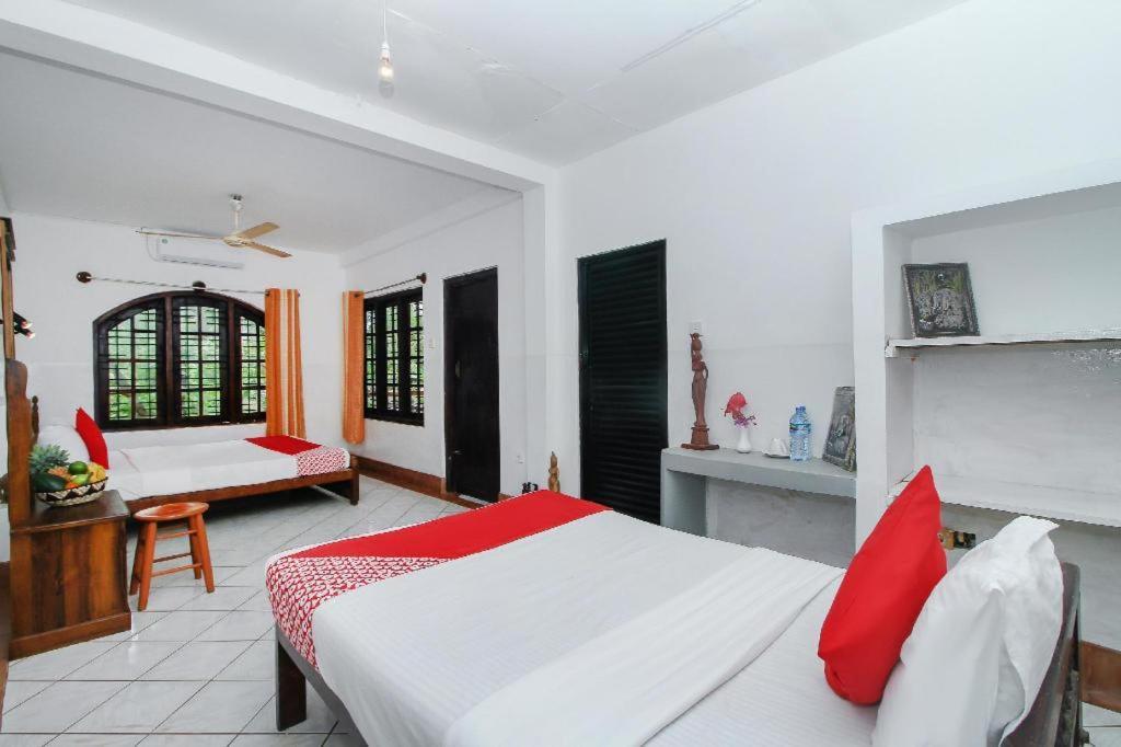 Sunny'S Garden Hotel Ambalangoda  Exterior foto